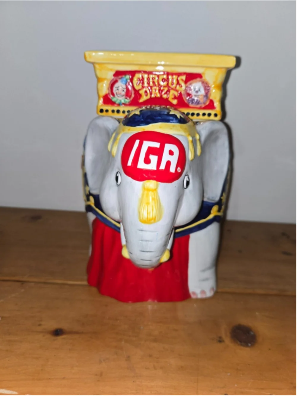 1998 IGA Circus Daze Special Edition Elephant Ceramic Cookie Jar W/ Original box